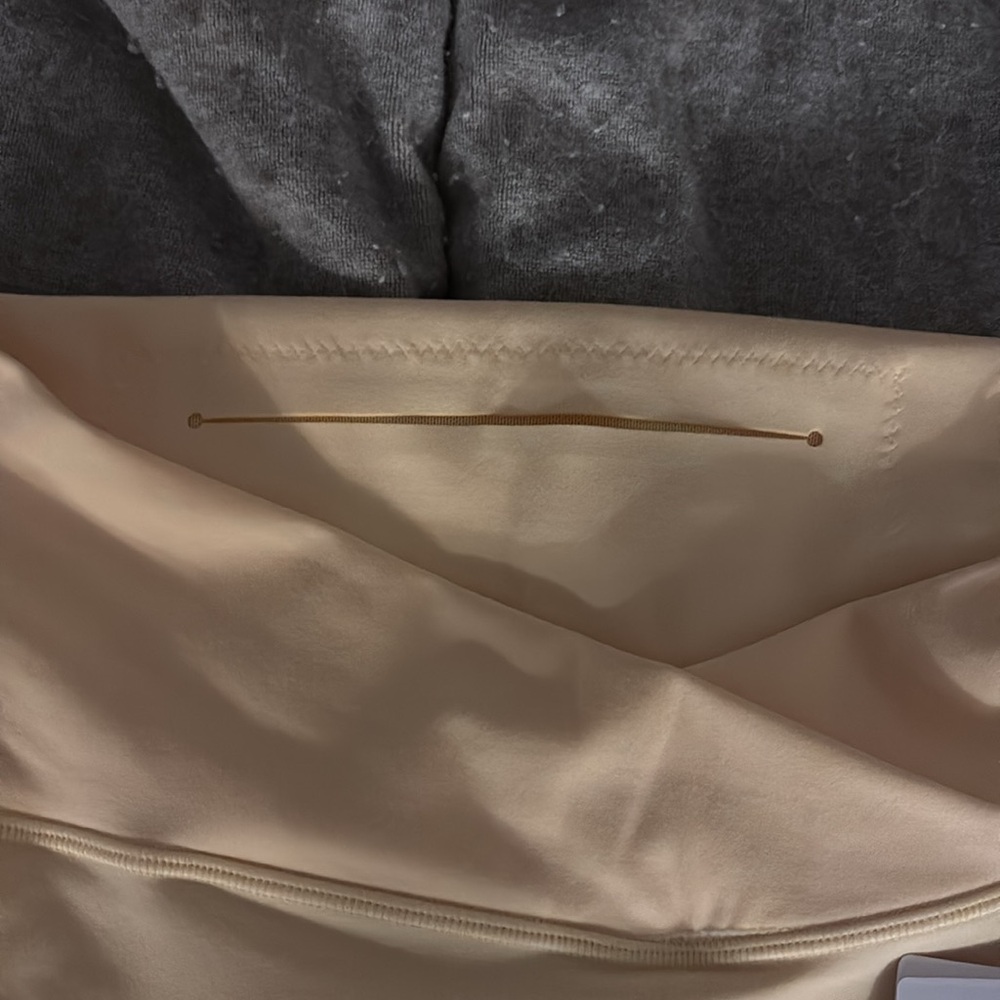 LSKS X SARA SIGMUNDSOTTIR shorts - Picture 4 of 5